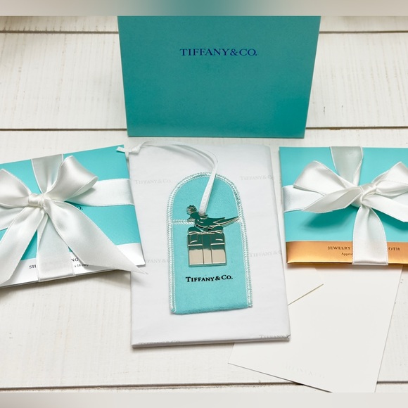 Tiffany & Co. Accessories - Tiffany & Co. Silver or Gold Polishing Cloth w/ Bird on a Rock / Gift Charm- Bag